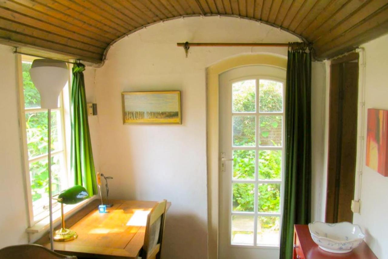 Rustic Retreat: Fireplace, Bbq, + Forest Access Burgh-Haamstede Dış mekan fotoğraf